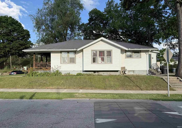 Homes for sale in South Bend, IN | 735 E Bowman St, South Bend, IN 46613 | MLS# 202623637