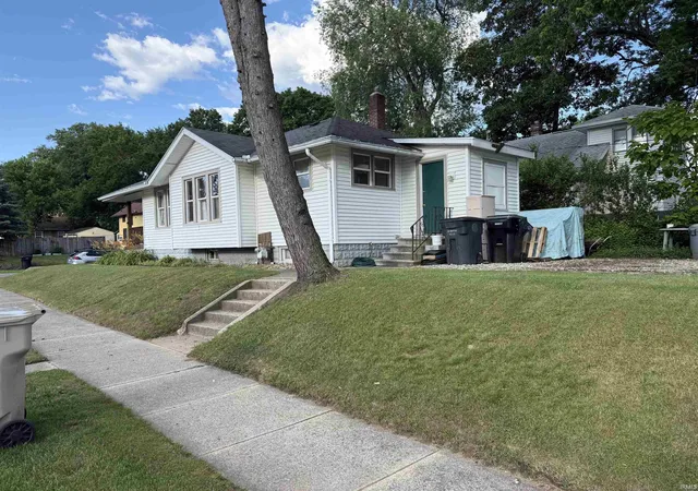 Homes for sale in South Bend, IN | 735 E Bowman St, South Bend, IN 46613 | MLS# 202623637
