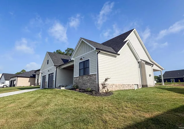 31st image of 831 Spyglass Hill Dr, Bedford, IN 47421 | MLS# 202623642