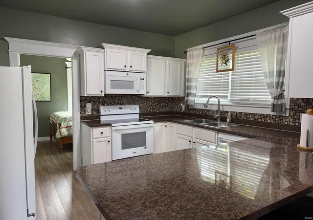 4th image of 3113 Washington Ave, Bedford, IN 47421 | MLS# 202623661