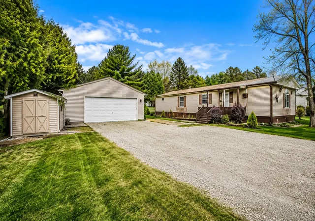2nd image of 74 Ems D21 Ln, Syracuse, IN 46567 | MLS# 202623676