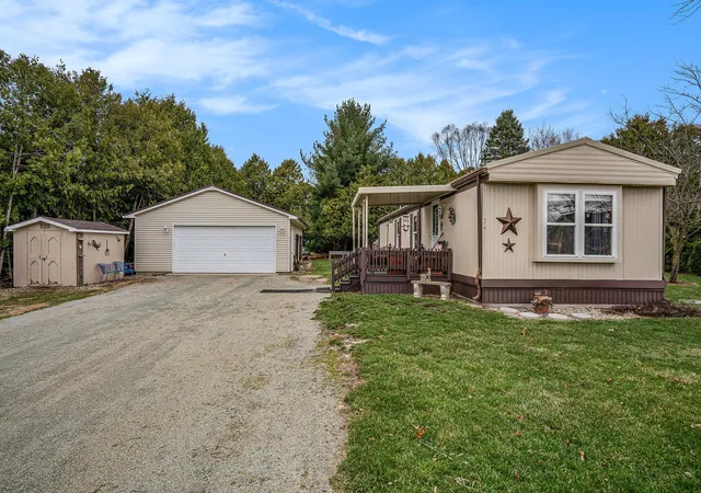 3rd image of 74 Ems D21 Ln, Syracuse, IN 46567 | MLS# 202623676