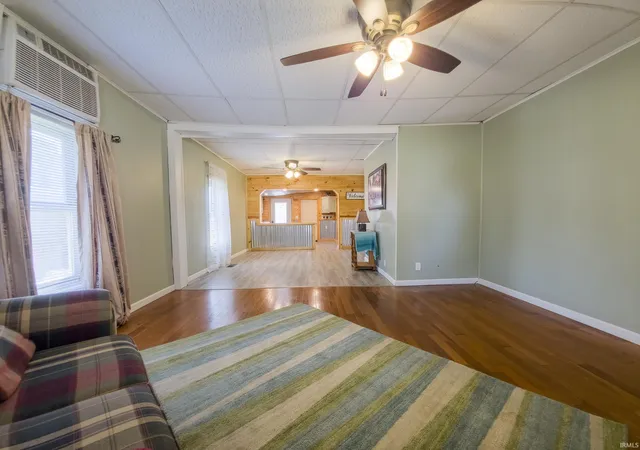3rd image of 431 W 6Th St, Mount Carmel, IL 62863 | MLS# 202623679