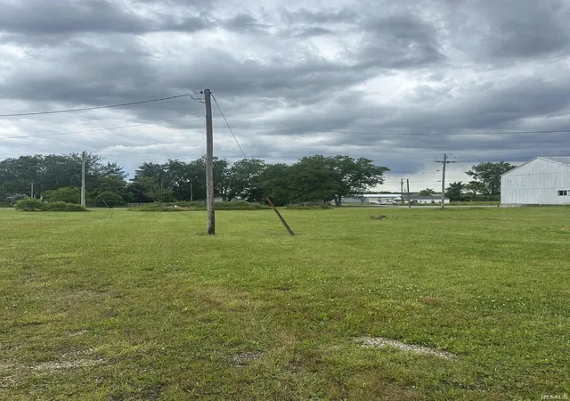3rd image of 1018 W Washington St, Hartford City, IN 47348 | MLS# 202623682