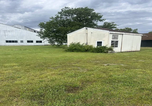 4th image of 1018 W Washington St, Hartford City, IN 47348 | MLS# 202623682