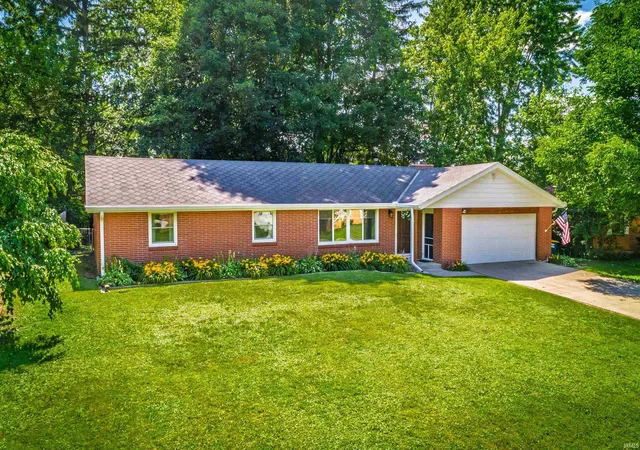 Homes for sale in Muncie, IN | 1505 N Briar Rd, Muncie, IN 47304 | MLS# 202623683