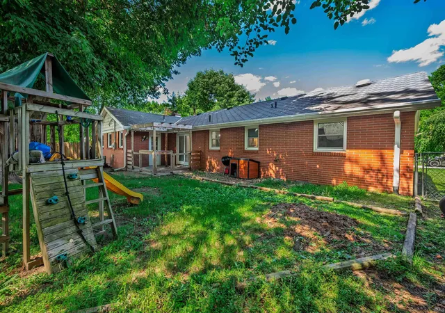Homes for sale in Muncie, IN | 1505 N Briar Rd, Muncie, IN 47304 | MLS# 202623683