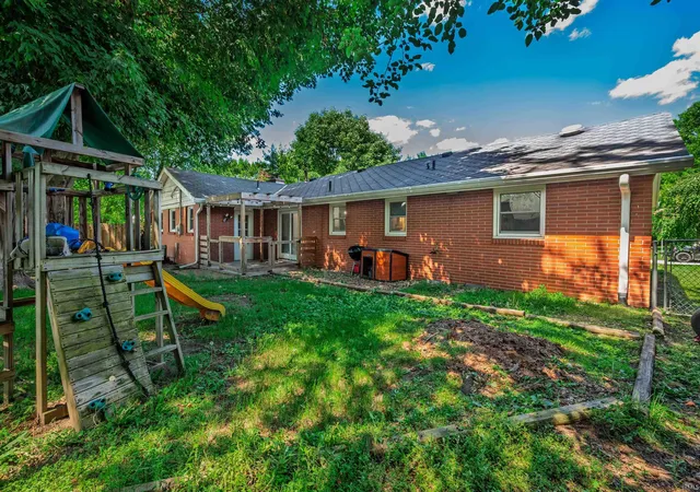 Photo 3 of Manufactured home for sale at 1505 N Briar Rd, Muncie, IN 47304 | MLS# 202623683 | Listing updated on 2026-09-04