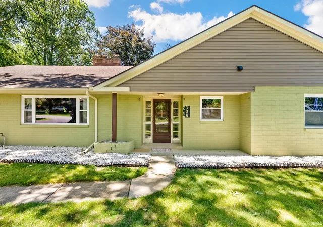 Homes for sale in North Manchester, IN | 305 Sunset Dr, North Manchester, IN 46962 | MLS# 202623719