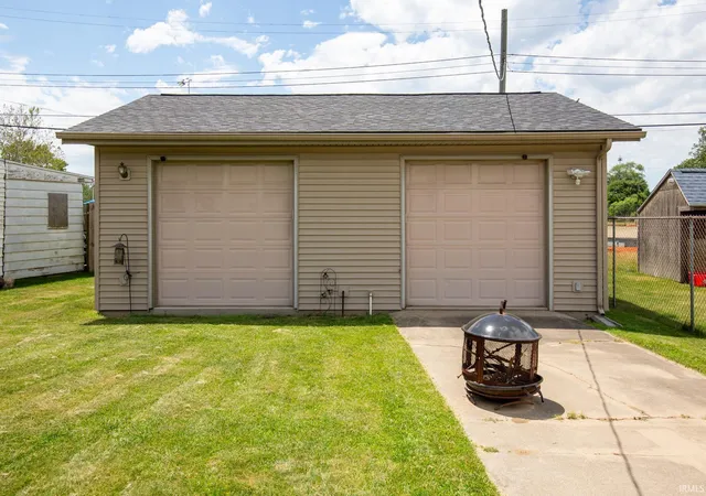 Homes for sale in Mishawaka, IN | 2353 Normandy Dr, Mishawaka, IN 46545 | MLS# 202623725
