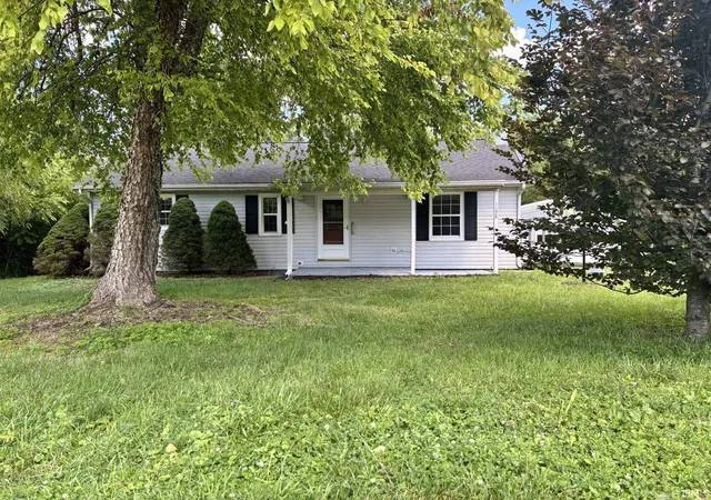 Homes for sale in Spencer, IN | 1198 N Us Hwy 231, Spencer, IN 47460 | MLS# 202623738