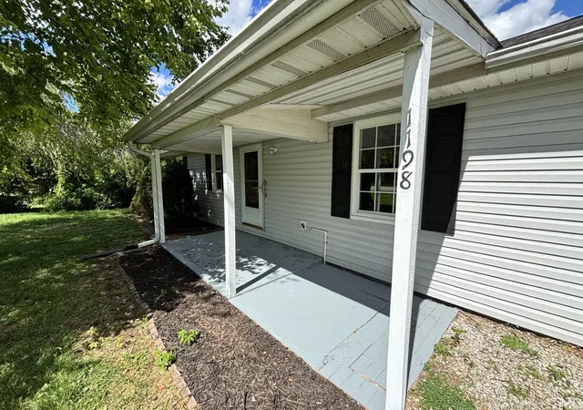 Homes for sale in Spencer, IN | 1198 N Us Hwy 231, Spencer, IN 47460 | MLS# 202623738
