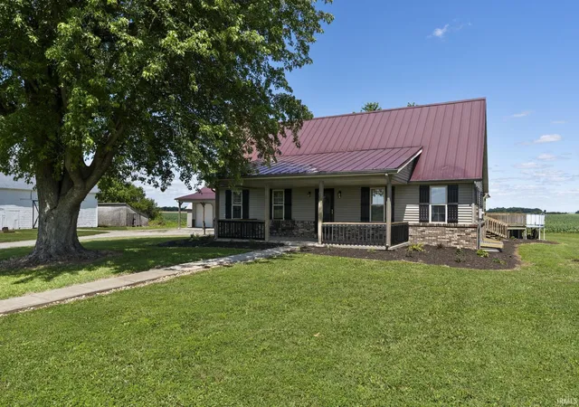 Homes for sale in Frankfort, IN | 6253 N County Rd 300 W Rd, Frankfort, IN 46041 | MLS# 202623748