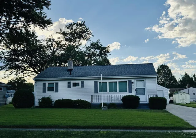 1st image of 54668 28th St, South Bend, IN 46635 | MLS# 202623764