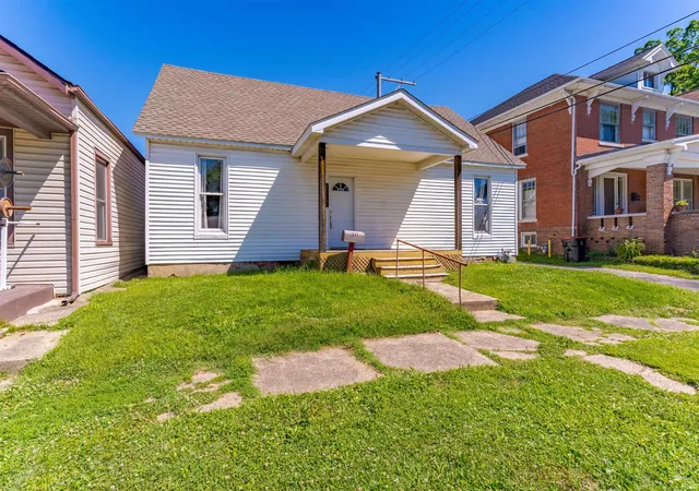 Homes for sale in Mount Vernon, IN | 221 W Eighth St, Mount Vernon, IN 47620 | MLS# 202623770