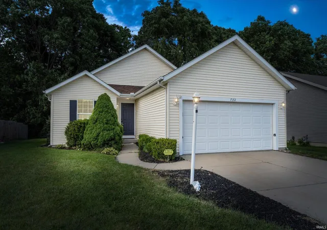 Homes for sale in Mishawaka, IN | 732 Prism Valley Dr, Mishawaka, IN 46544 | MLS# 202623794