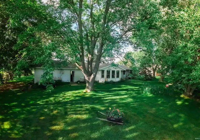 Photo 4 of Sale Pending at 21230 County Rd 40, Goshen, IN 46526 | MLS# 202623804 | Listing updated on 2026-08-22