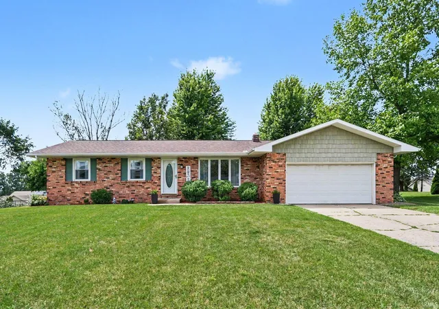 2nd image of 515 Sunset Ln, Middlebury, IN 46540 | MLS# 202623813