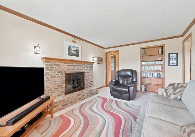 Photo 3 of Sale Pending at 9714 Muldoon Rd, Fort Wayne, IN 46819 | MLS# 202623832 | Listing updated on 2026-09-18
