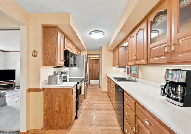 Photo 4 of Sale Pending at 9714 Muldoon Rd, Fort Wayne, IN 46819 | MLS# 202623832 | Listing updated on 2026-09-18