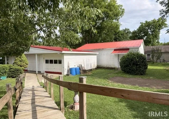 3rd image of 895 Stitt St, Wabash, IN 46992 | MLS# 202623837