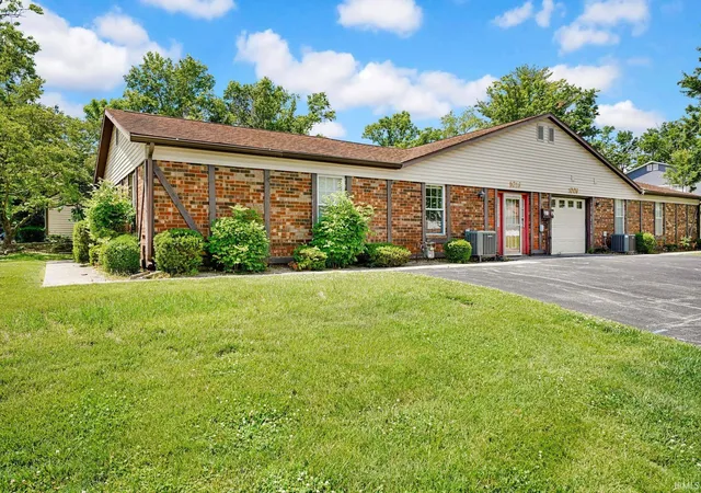 3rd image of 1016 E Commons Dr, Bloomington, IN 47401 | MLS# 202623841