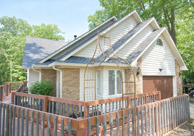 2nd image of 9392 S Harbour Pointe Dr, Bloomington, IN 47401 | MLS# 202623869