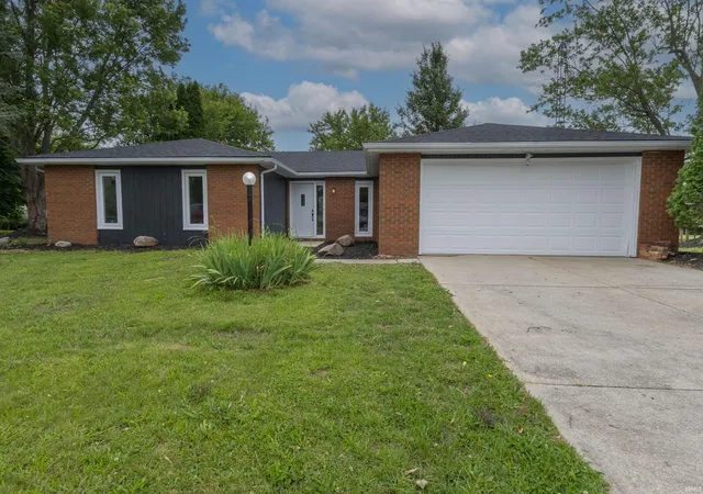 Homes for sale in Albany, IN | 1921 E Cardinal Dr, Albany, IN 47320 | MLS# 202623881