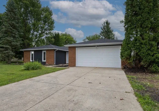 Homes for sale in Albany, IN | 1921 E Cardinal Dr, Albany, IN 47320 | MLS# 202623881
