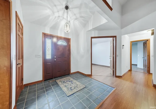 Photo 3 of Sale Pending at 1635 Summer Glen Pl, Fort Wayne, IN 46825 | MLS# 202623887 | Listing updated on 2026-08-25