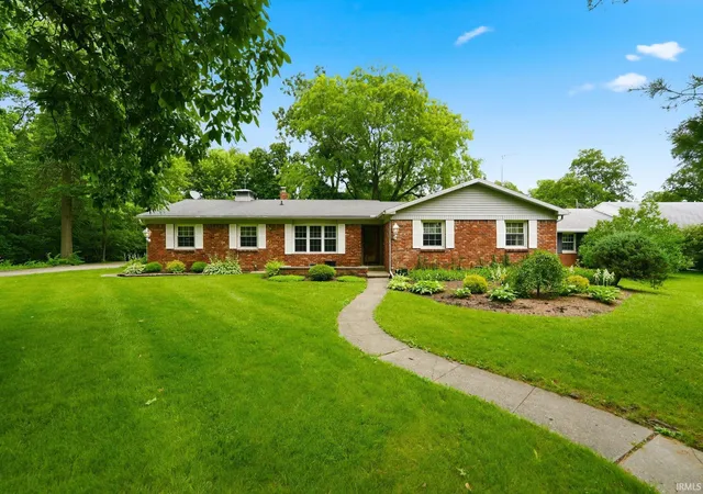 Homes for sale in Muncie, IN | 4008 N Locust St, Muncie, IN 47304 | MLS# 202623903