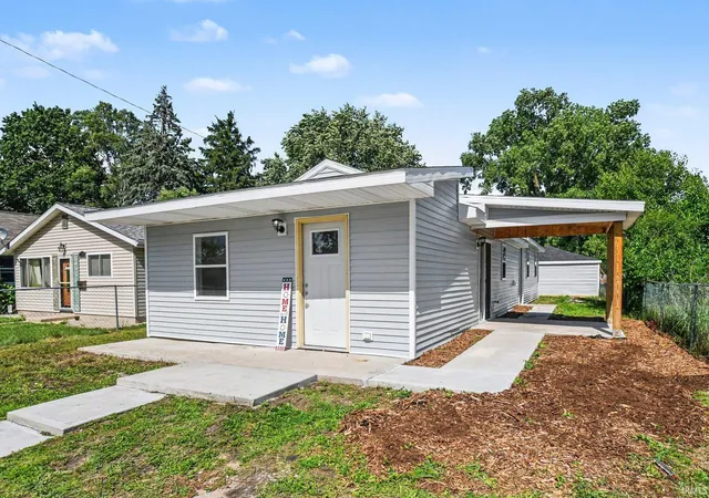 Homes for sale in Mishawaka, IN | 218 Meridian St, Mishawaka, IN 46544 | MLS# 202623910
