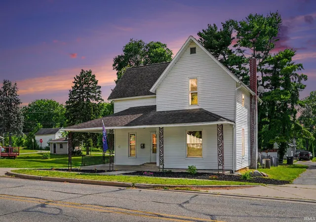Photo 2 of Sale Pending at 1031 N Huntington St, Syracuse, IN 46567 | MLS# 202623914 | Listing updated on 2026-09-21