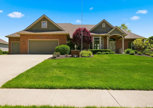 Homes for sale in Fort Wayne, IN | 527 Chestnut Hills Pkwy, Fort Wayne, IN 46814 | MLS# 202623919