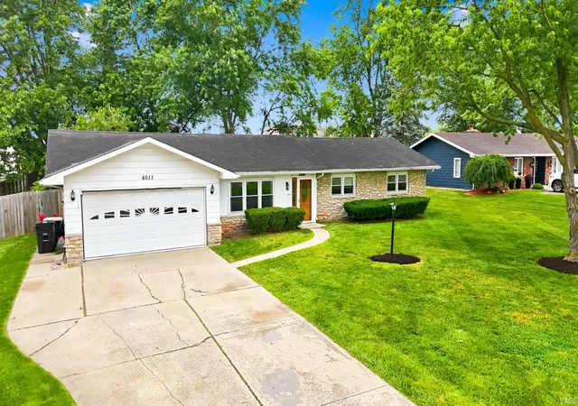 Photo 2 of Sale Pending at 6011 Oregon Dr, Fort Wayne, IN 46825 | MLS# 202623936 | Listing updated on 2026-09-04