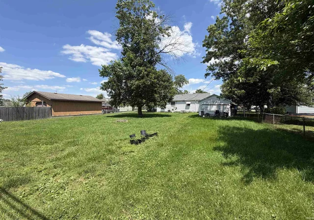 Photo 3 of Sale Pending at 5700 N Fares Ave, Evansville, IN 47711 | MLS# 202623970 | Listing updated on 2026-07-29