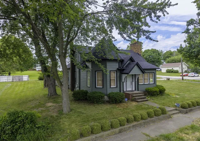 Homes for sale in Ashley, IN | 302 S Gonser Ave, Ashley, IN 46705 | MLS# 202623985
