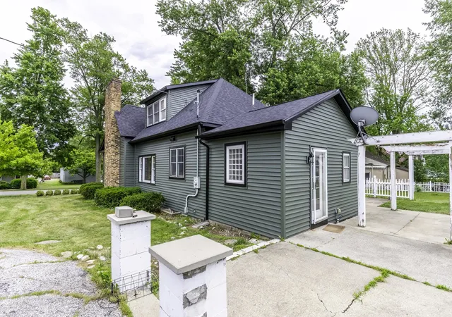 Homes for sale in Ashley, IN | 302 S Gonser Ave, Ashley, IN 46705 | MLS# 202623985