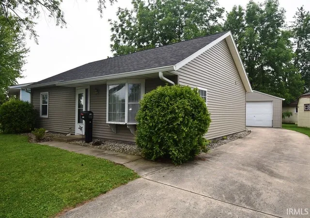 Homes for sale in Frankfort, IN | 2057 Washington Dr, Frankfort, IN 46041 | MLS# 202623992