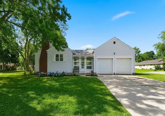 Homes for sale in Columbia City, IN | 116 Hilltop Dr, Columbia City, IN 46725 | MLS# 202624033
