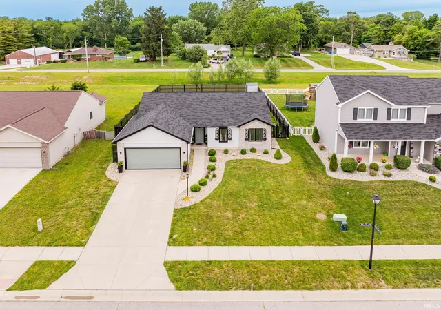 3rd image of 2502 Trillium Cvs, Huntertown, IN 46748 | MLS# 202624054