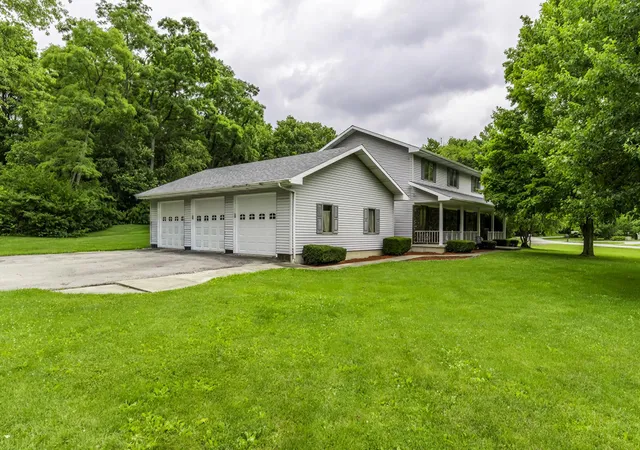 Homes for sale in Columbia City, IN | 1020 N Greenbriar Dr, Columbia City, IN 46725 | MLS# 202624062