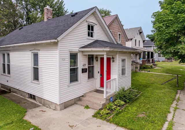 Photo 2 of Manufactured home for sale at 619 Huffman St, Fort Wayne, IN 46808 | MLS# 202624068 | Listing updated on 2026-09-11