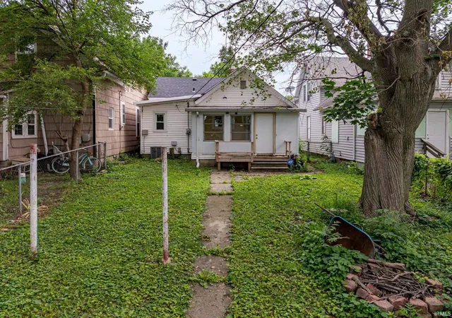 Photo 3 of Manufactured home for sale at 619 Huffman St, Fort Wayne, IN 46808 | MLS# 202624068 | Listing updated on 2026-09-11
