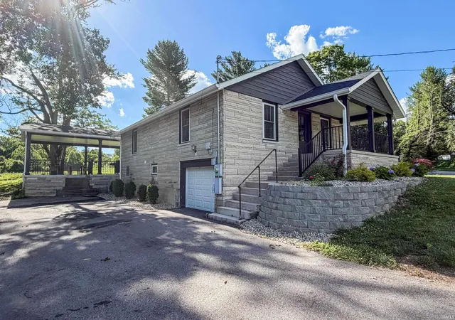 Photo 3 of Manufactured home for sale at 2727 I St, Bedford, IN 47421 | MLS# 202624069 | Listing updated on 2026-07-03