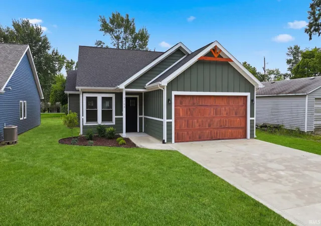 Photo 2 of Manufactured home for sale at 3704 Grayston Ave, Fort Wayne, IN 46806 | MLS# 202624076 | Listing updated on 2026-08-28