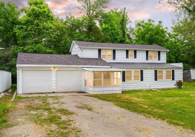 Homes for sale in Warsaw, IN | 912 W Winona Ave, Warsaw, IN 46580 | MLS# 202624079