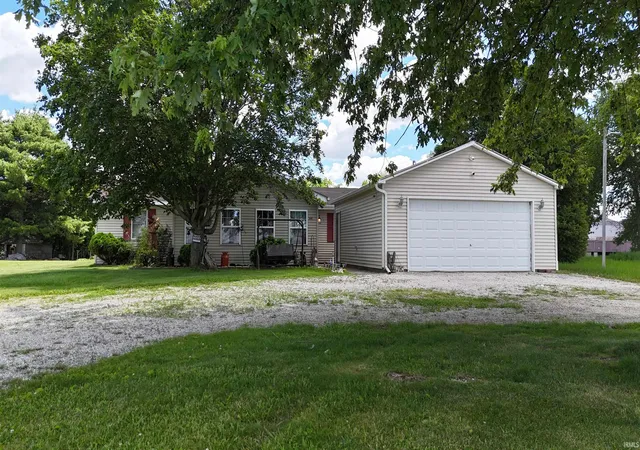 Photo 2 of Manufactured home for sale at 2482 S 400 East, Pierceton, IN 46562 | MLS# 202624084 | Listing updated on 2026-09-14