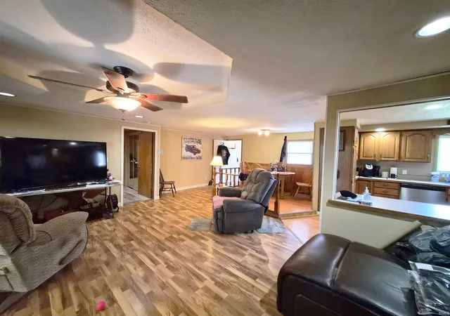 Photo 3 of Manufactured home for sale at 2482 S 400 East, Pierceton, IN 46562 | MLS# 202624084 | Listing updated on 2026-09-14
