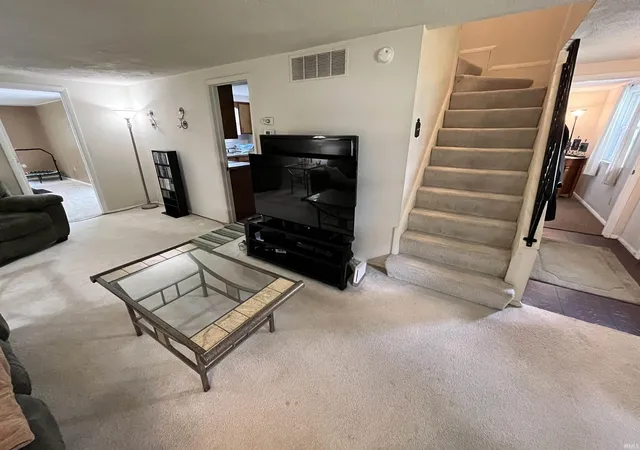 Photo 4 of Sale Pending at 2536 Deerwood Dr, Fort Wayne, IN 46825 | MLS# 202624105 | Listing updated on 2026-07-23
